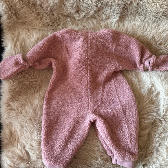 Pink fuzzy one piece outerwear - Picture 6 of 8